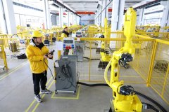 图灵智能机械人则扛起了国产自从化大旗